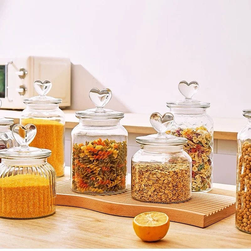 برطمان بقوليات وبهارات زجاجي غطاء قلب وسط