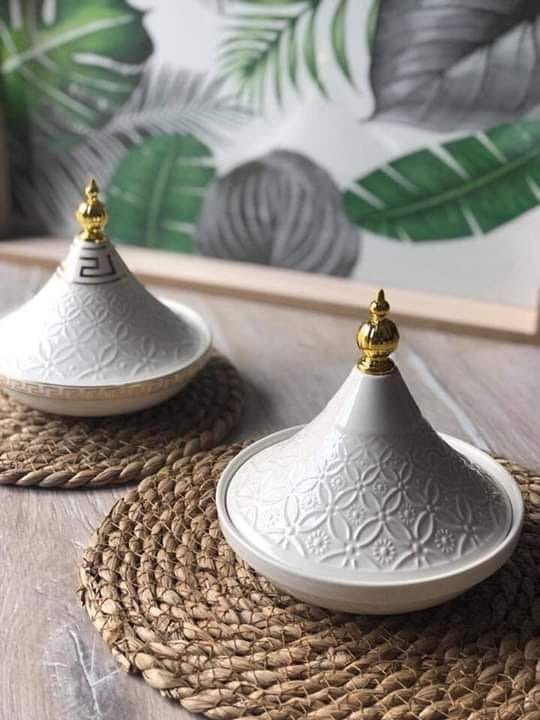 تمريه ابيض منقوش