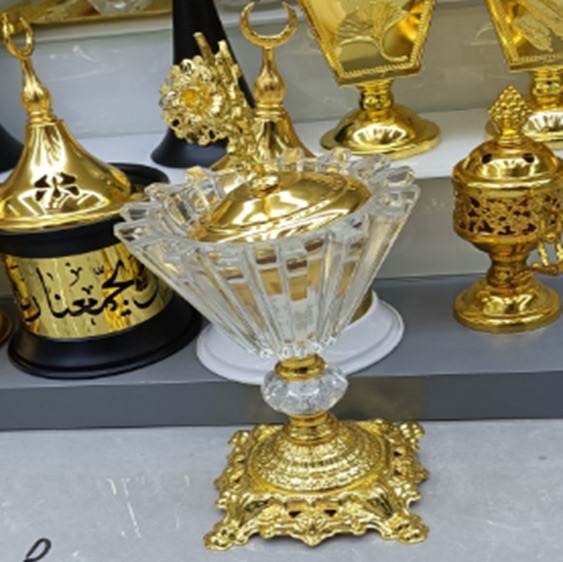 مبخره شفافه بقاعده وغطاء دهبي