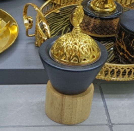 مبخره دهبي بحامل خشب