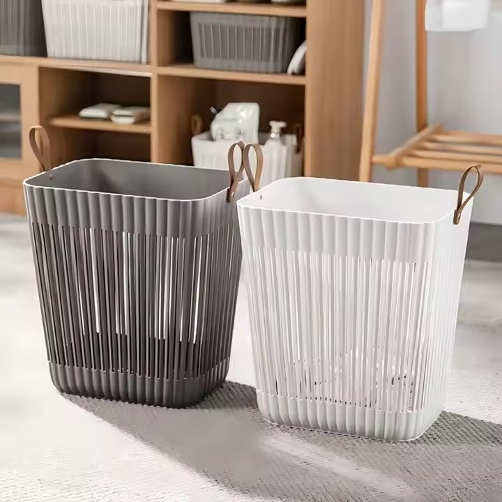 باسكت ملابس بلاستيك مربع بيدين جلد