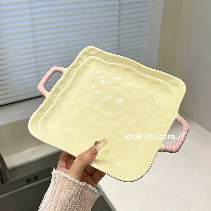 صحن تقديم سيراميك مربع اصفر بيدين حجم كبير