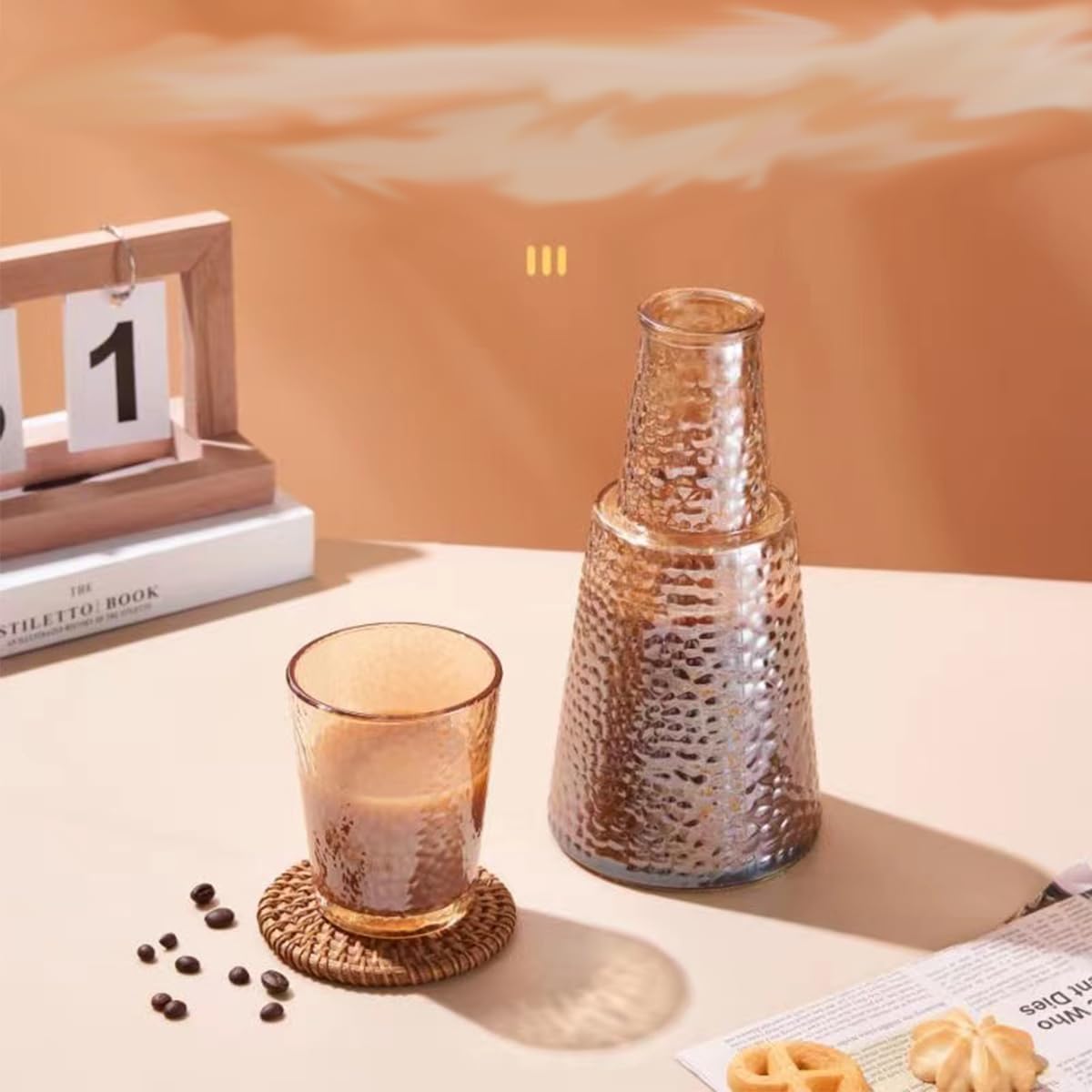 جك عصائر بغطاء كوب زجاج جولد