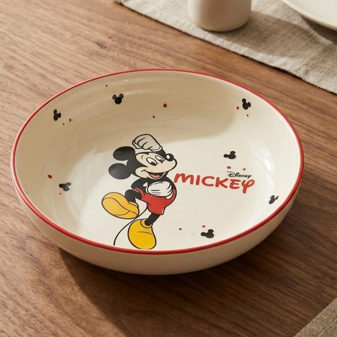 طبق بورسلين ابيض غويط  حرف احمر Mickey