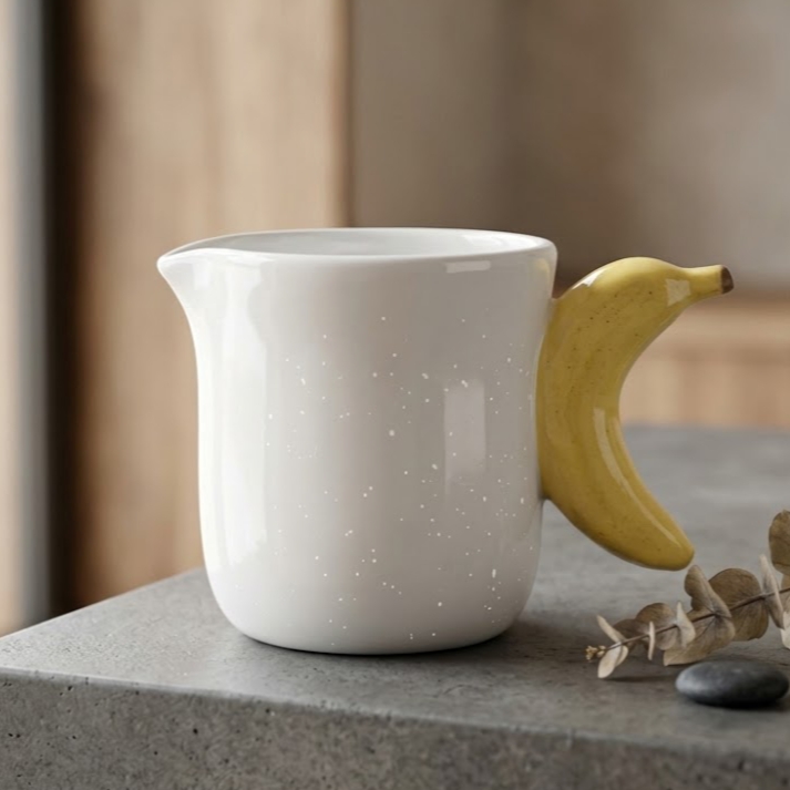 مج ماغنسيوم ابيض منقط يد La banana