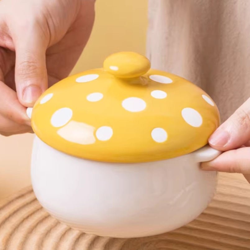 حله بورسلين ابيض غطاء اصفر منقط