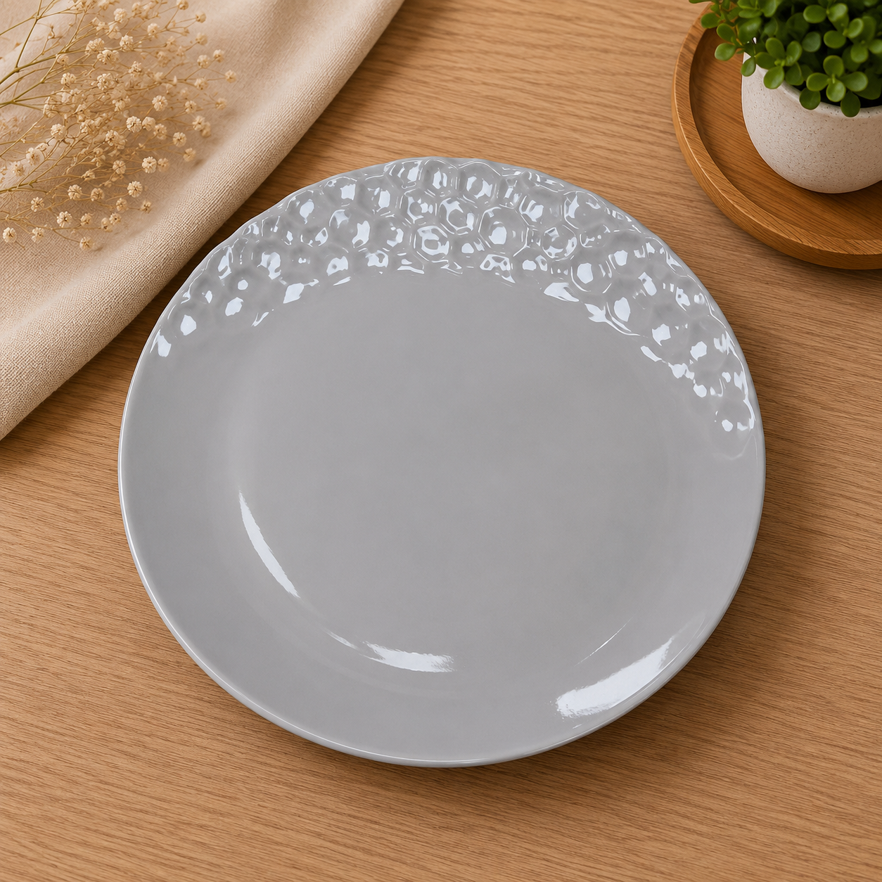 طبق بورسلين ابيض نص مزخرف ونص ساده