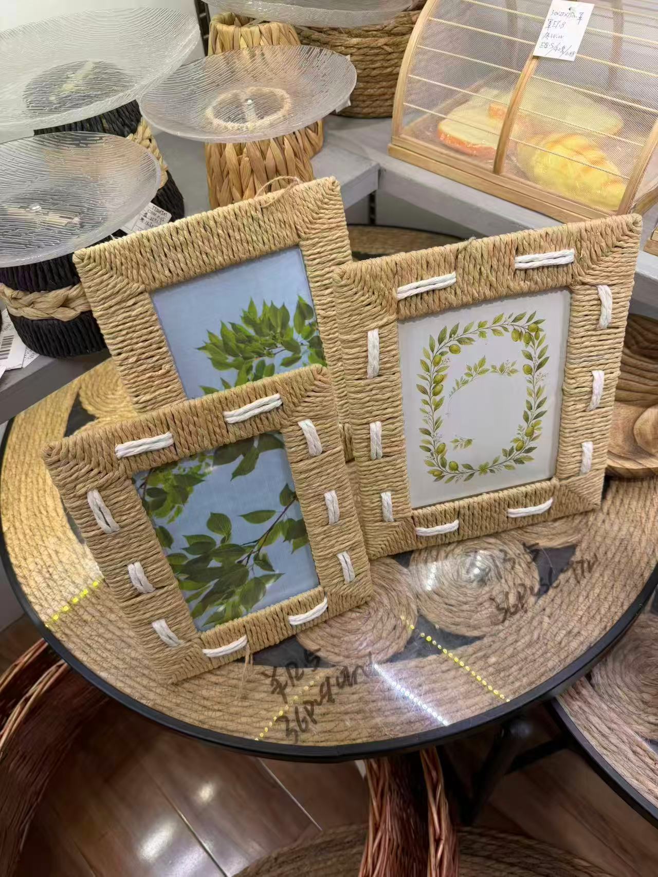 برواز صور مربع وسط