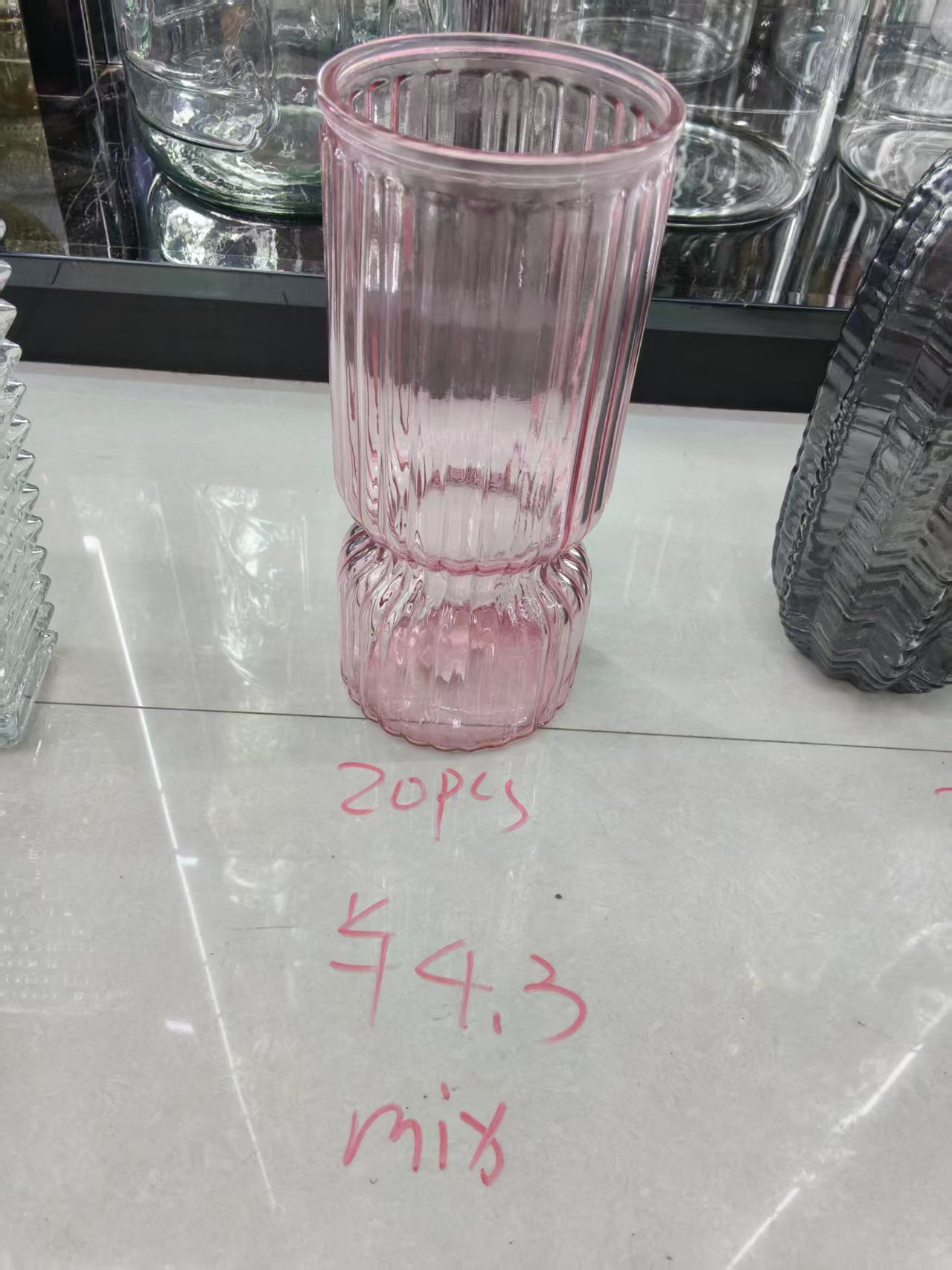 فازه زجاج مضلع مدور بينك