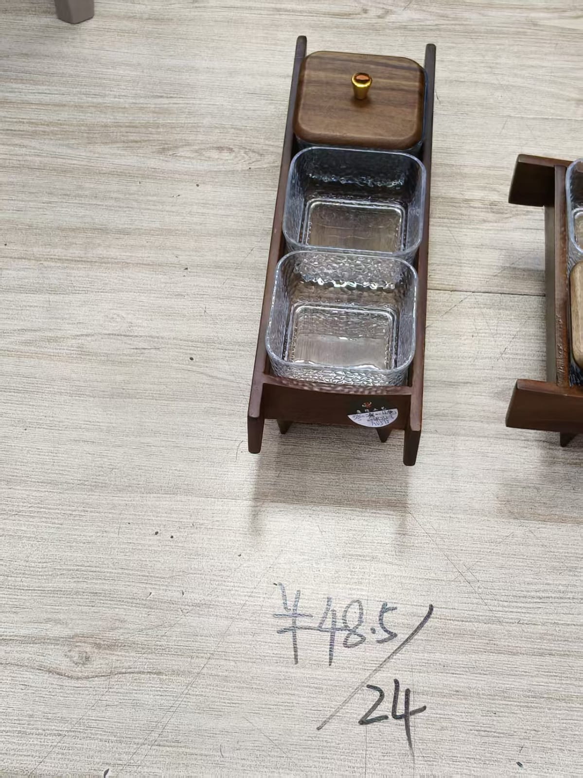 طقم توابل 3 ق زجاج حامل وغطاء خشب مربع