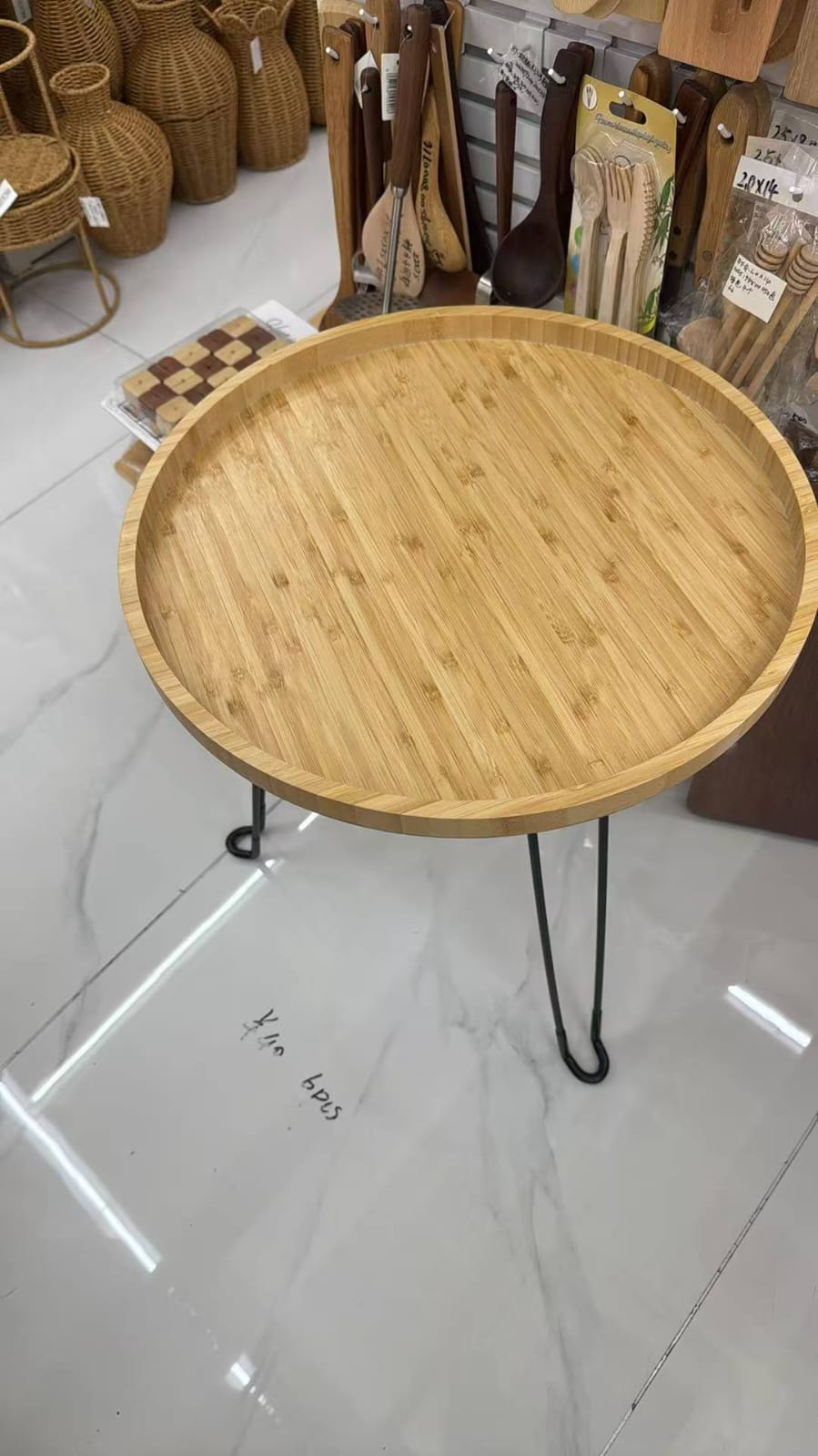 ترابيزه خشب  مدوره رجل معدن سوداء