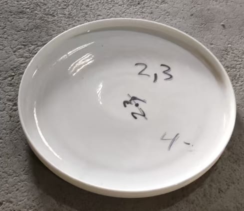 طبق بورسلين ابيض مدور غويط صغير