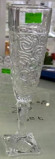 كاس زجاج ابيض مزخرف حلزوني مربع بقاعده